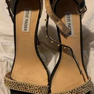Steve Madden Black and Gold Women's Heels